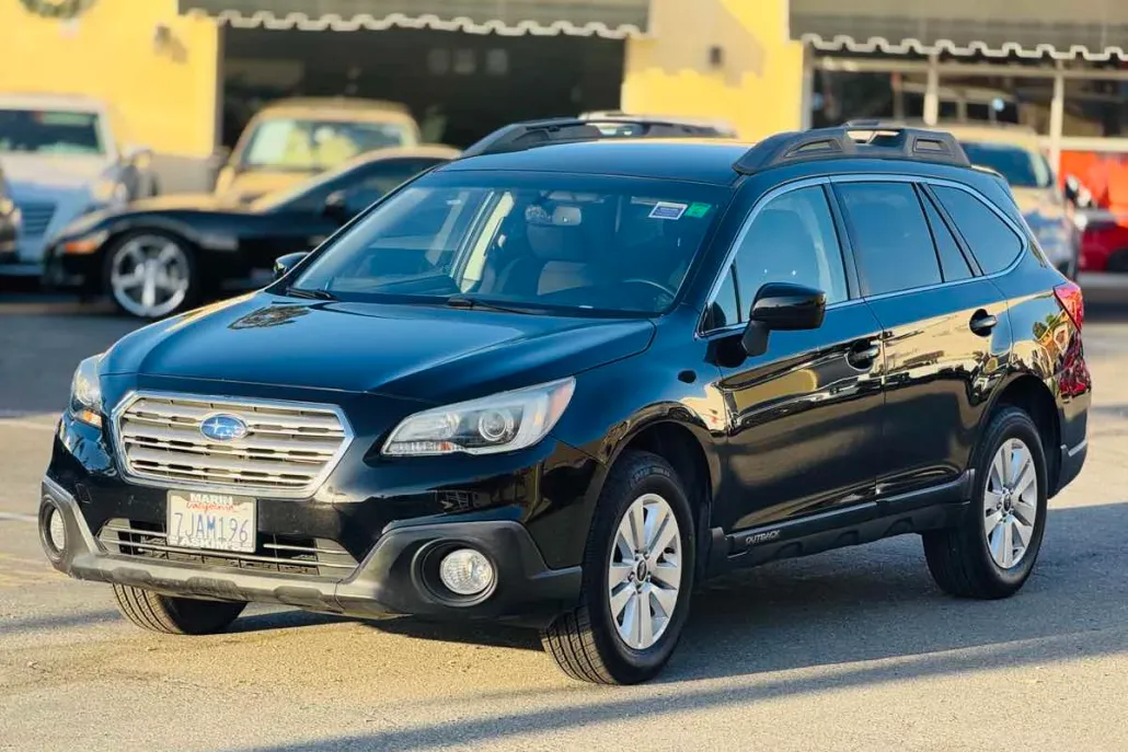 2015 Subaru Outback 2.5i Premium photo 1