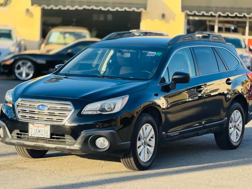 2015 Subaru Outback 2.5i Premium photo 1