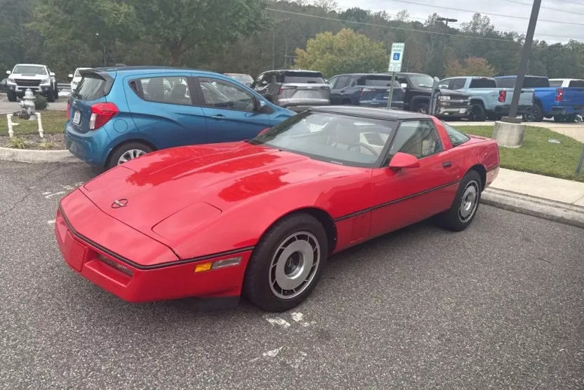 1985 Chevrolet Corvette Base photo 1