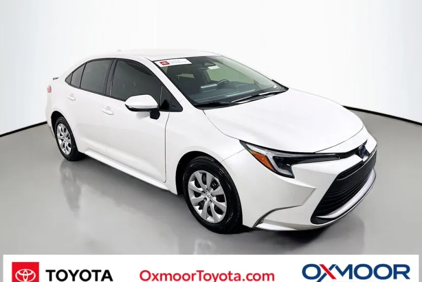 2025 Toyota Corolla Hybrid LE photo 1