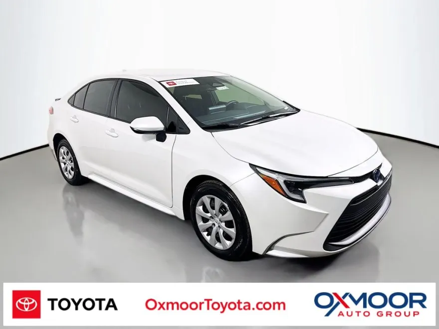 2025 Toyota Corolla Hybrid LE photo 1