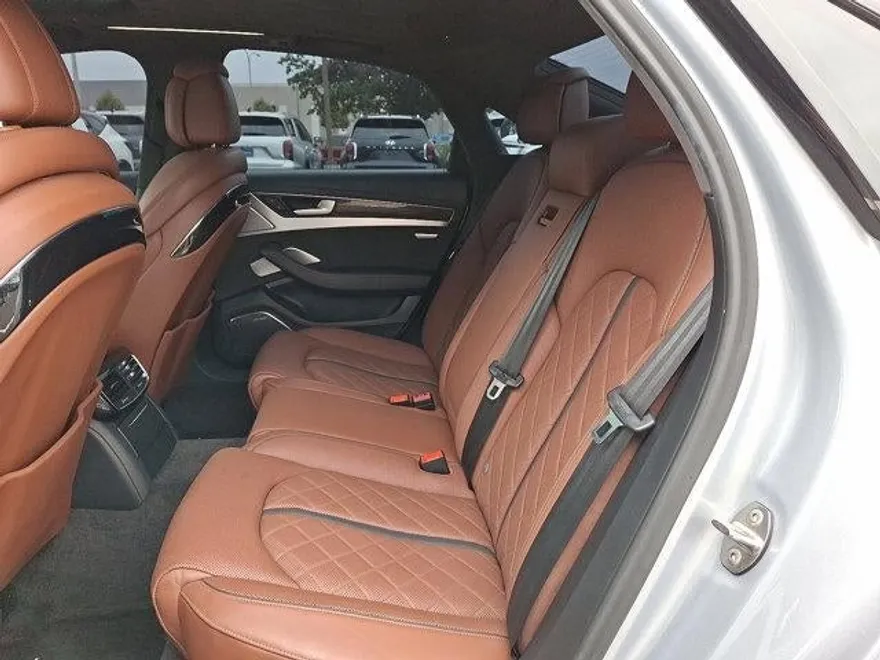2016 Audi S8 4.0T photo 9