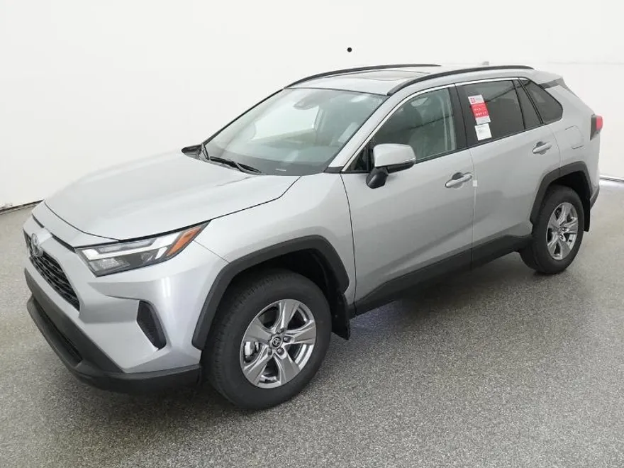 2025 Toyota RAV4 XLE photo 1