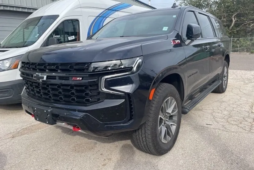 2024 Chevrolet Suburban Z71 photo 1