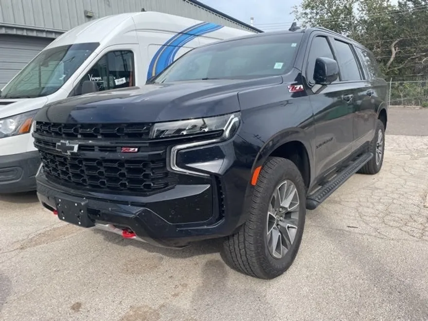2024 Chevrolet Suburban Z71 photo 1