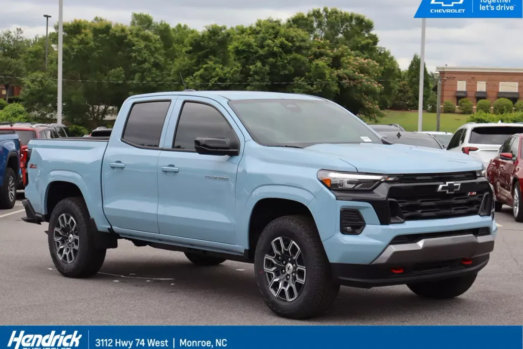 2025 Chevrolet Colorado Z71 photo 1