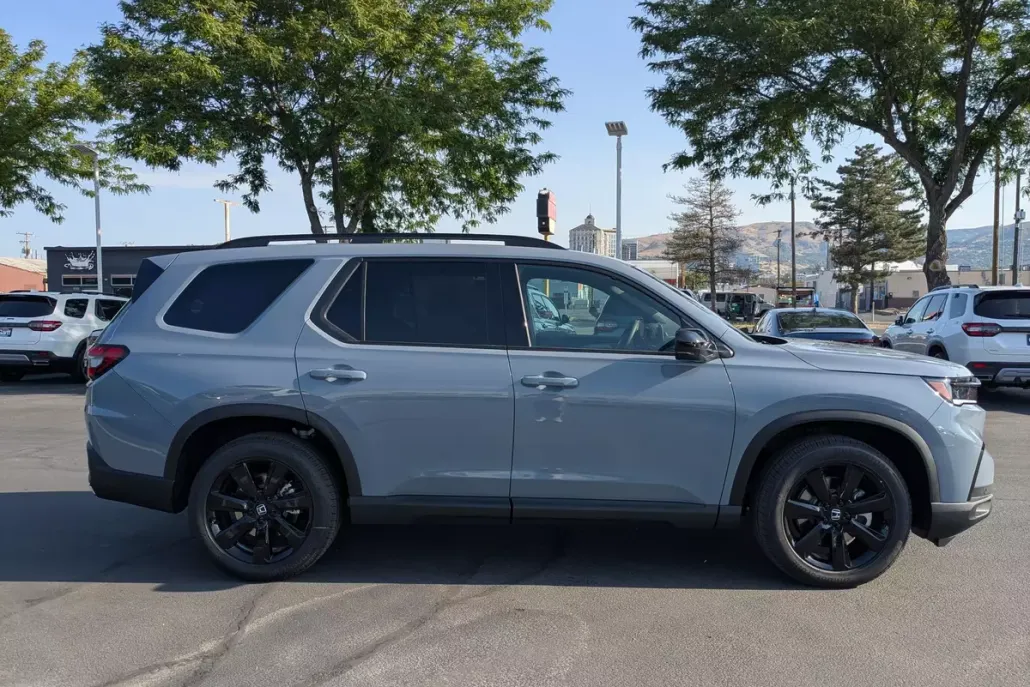 2025 Honda Pilot Black Edition photo 1