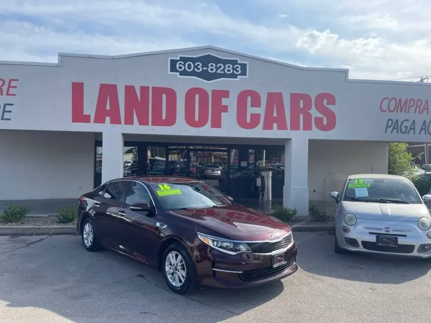 2016 Kia Optima LX photo 1