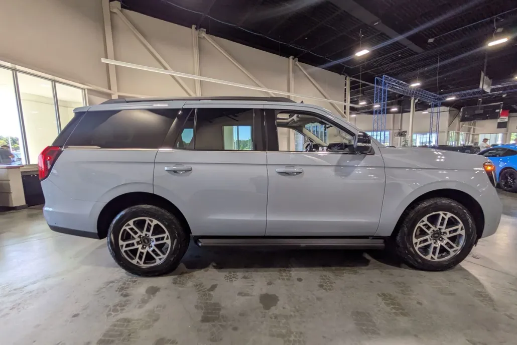 2025 Ford Expedition photo 1