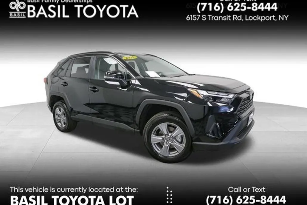 2025 Toyota RAV4 XLE photo 1