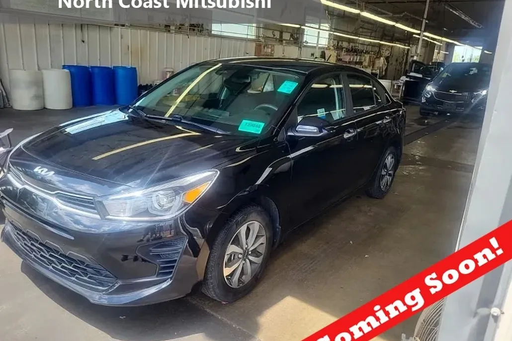 2022 Kia Rio S photo 1