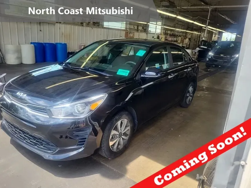 2022 Kia Rio S photo 1