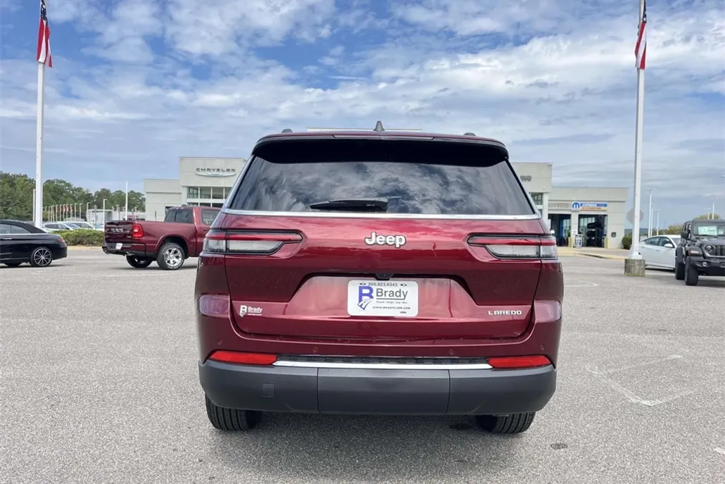 2025 Jeep Grand Cherokee Laredo X photo 1