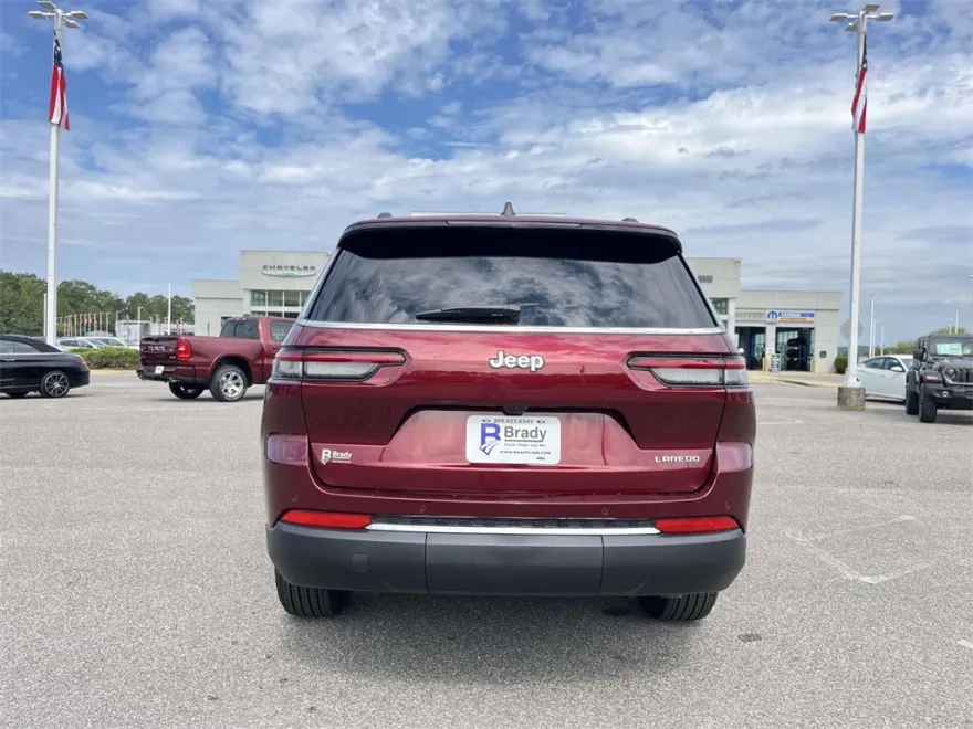 2025 Jeep Grand Cherokee Laredo X photo 1
