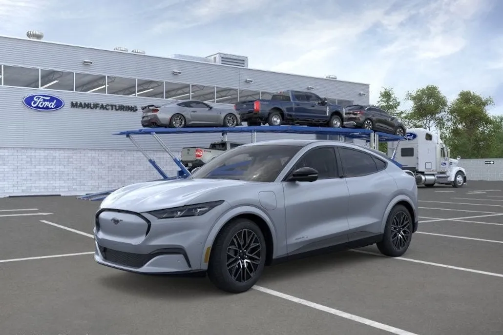 2025 Ford Mustang Mach-E Premium photo 1