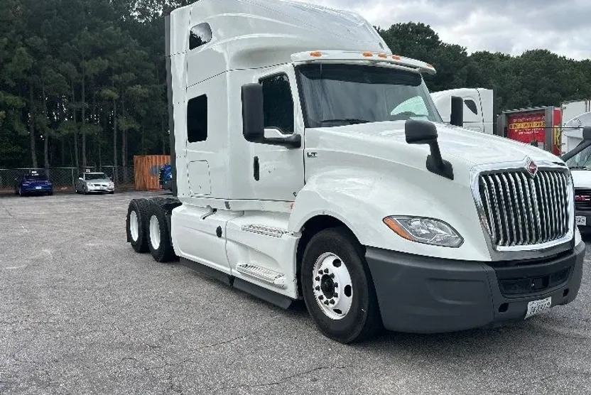2020 International LT625 LT photo 1
