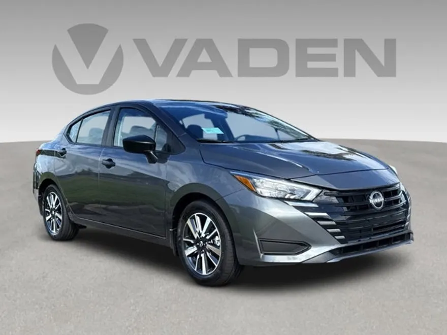 2025 Nissan Versa 1.6 S photo 1