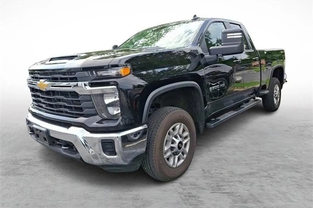 2024 Chevrolet Silverado 2500HD LT photo 1