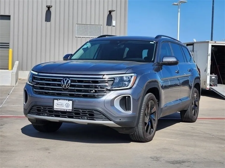 2024 Volkswagen Atlas SE Technology photo 1