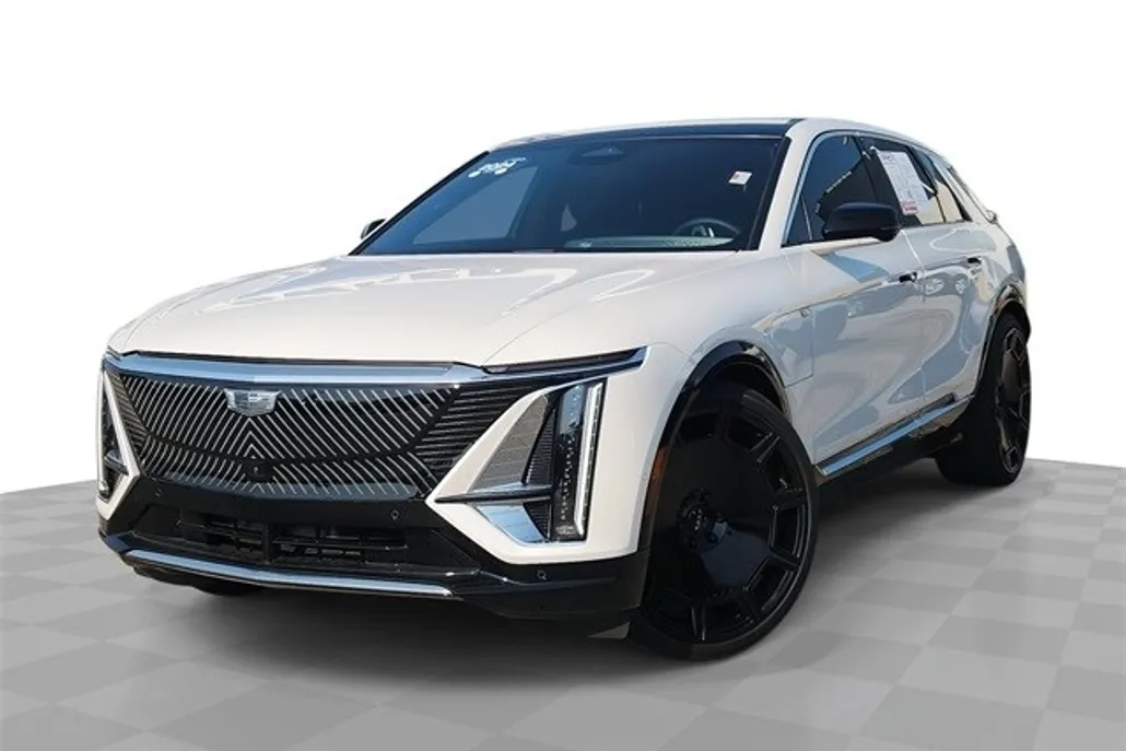 2024 Cadillac Lyriq Luxury photo 1