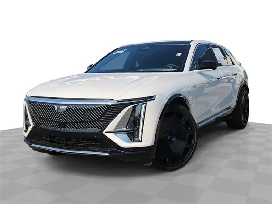2024 Cadillac Lyriq Luxury photo 1