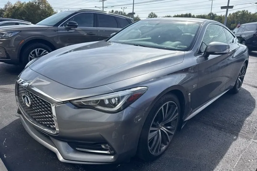 2017 Infiniti Q60 3.0t Premium photo 1