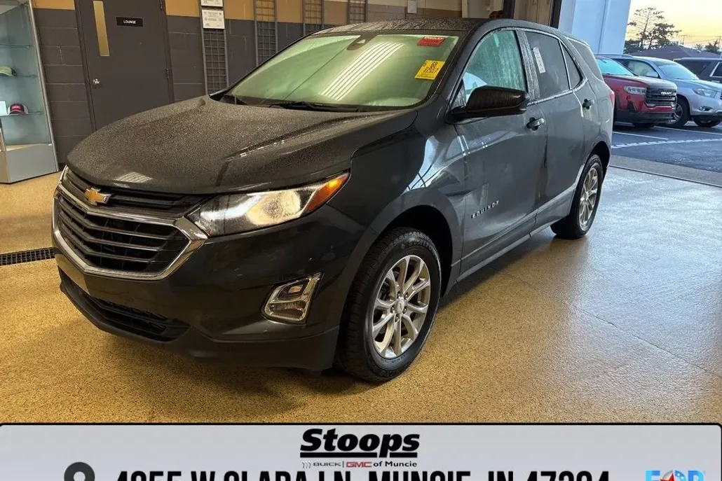 2021 Chevrolet Equinox LS photo 1