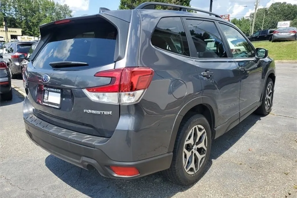 2020 Subaru Forester Premium photo 1