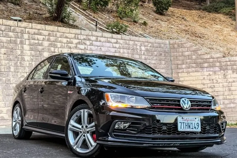 2016 Volkswagen Jetta 2.0T GLI SEL photo 1