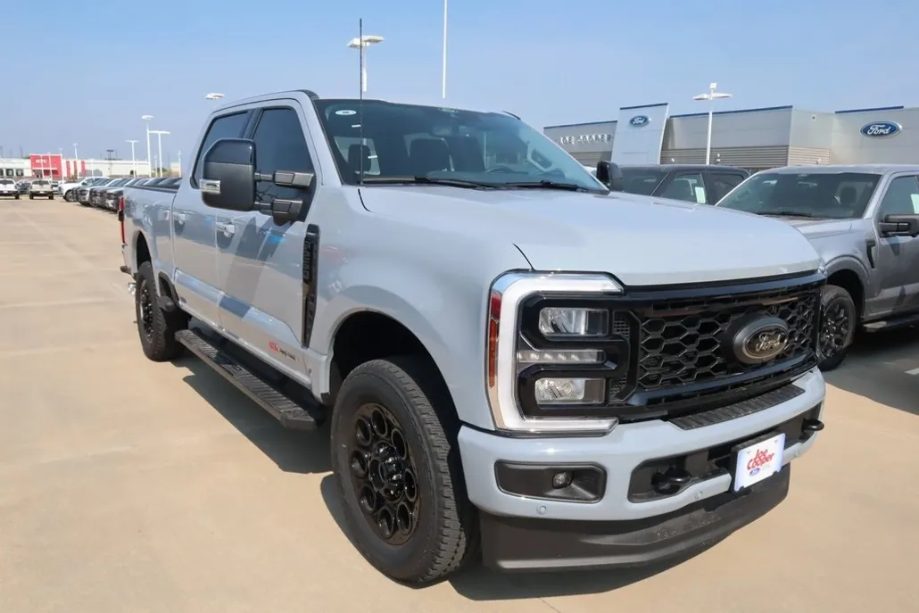 2025 Ford F-250 photo 1