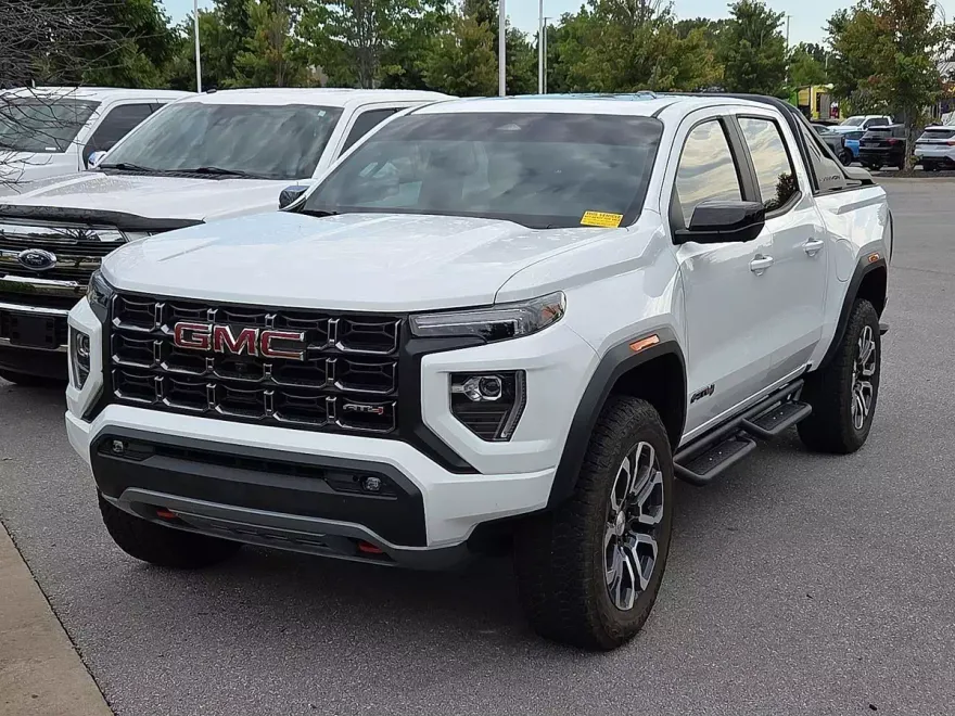 2024 Gmc Canyon AT4 photo 1