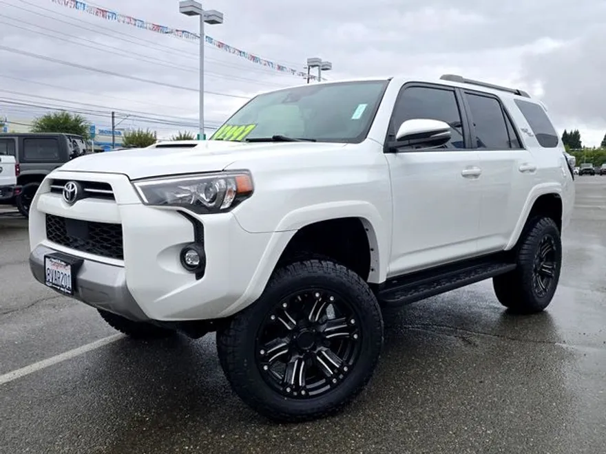 2021 Toyota 4Runner TRD Off-Road Premium photo 1