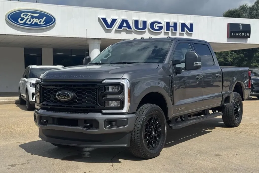 2025 Ford F-250 XLT photo 1