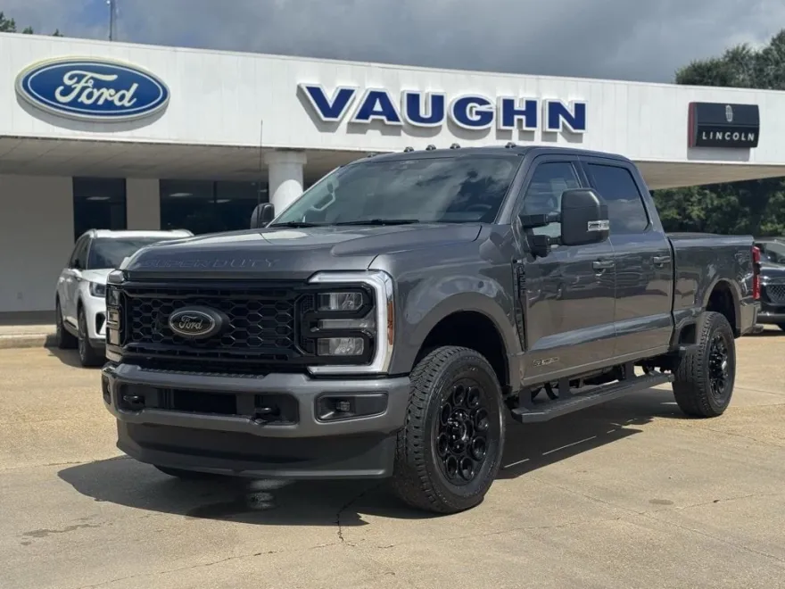 2025 Ford F-250 XLT photo 1