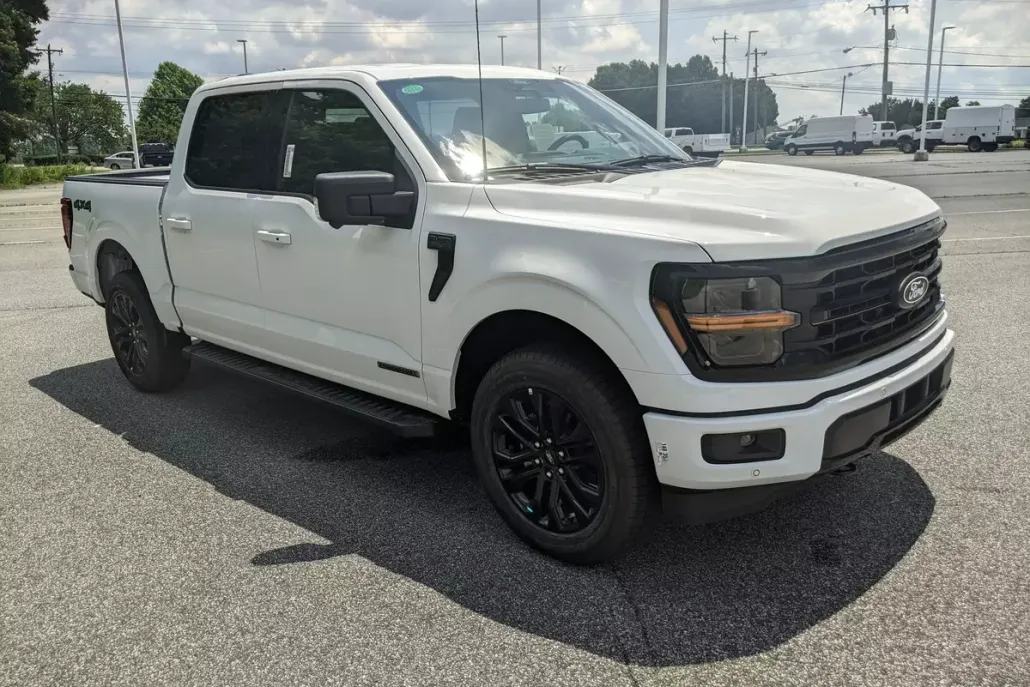 2025 Ford F-150 XLT photo 1