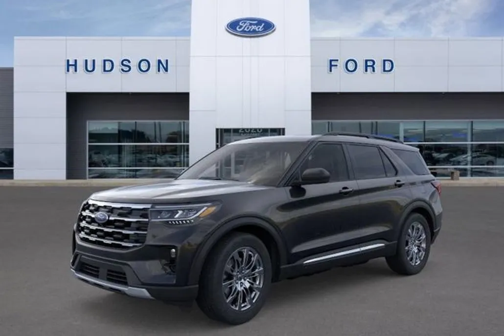 2025 Ford Explorer photo 1