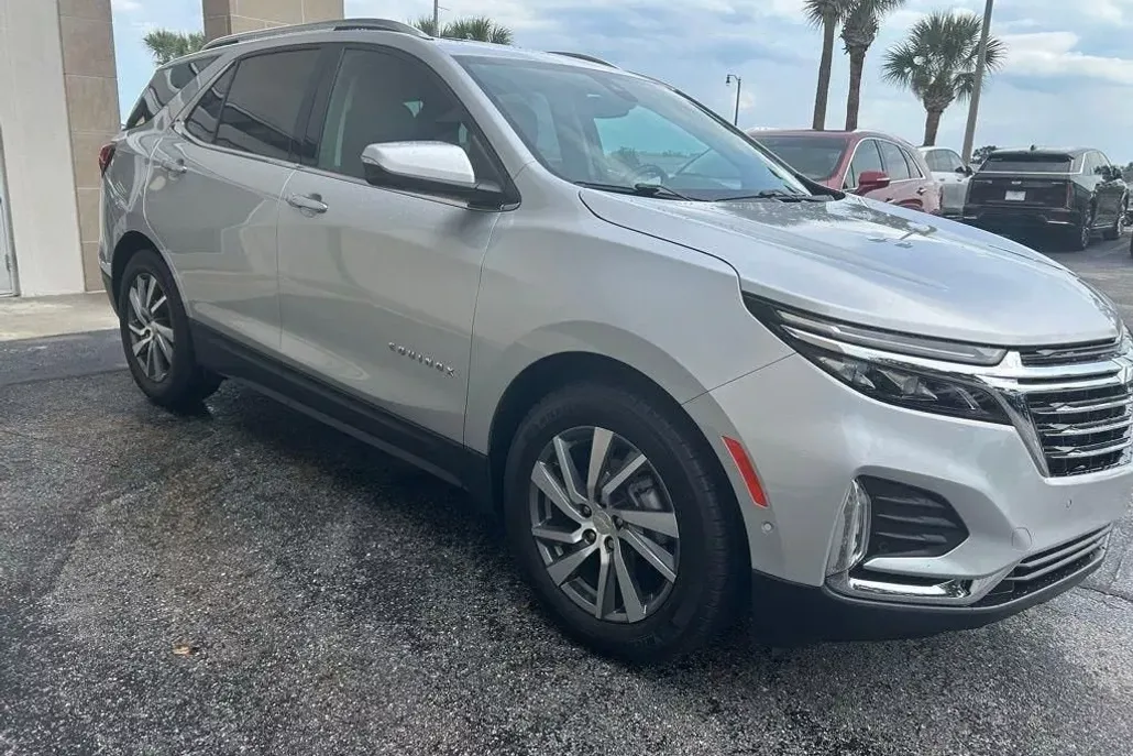 2022 Chevrolet Equinox Premier photo 1