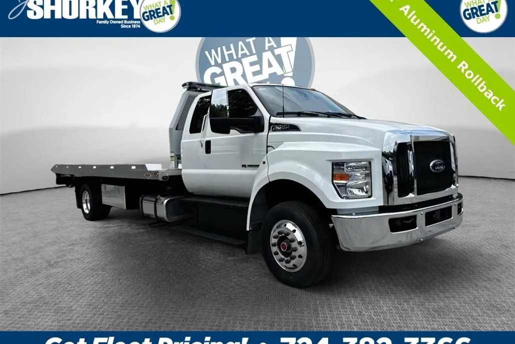 2024 Ford F-650 photo 1