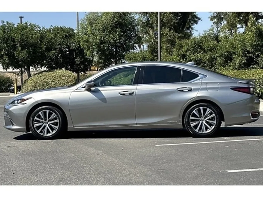 2020 Lexus ES 300h Base photo 1
