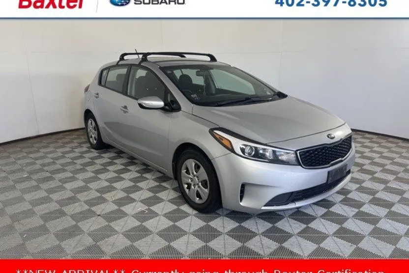 2017 Kia Forte LX photo 1