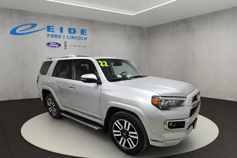 2022 Toyota 4Runner Limited photo 1