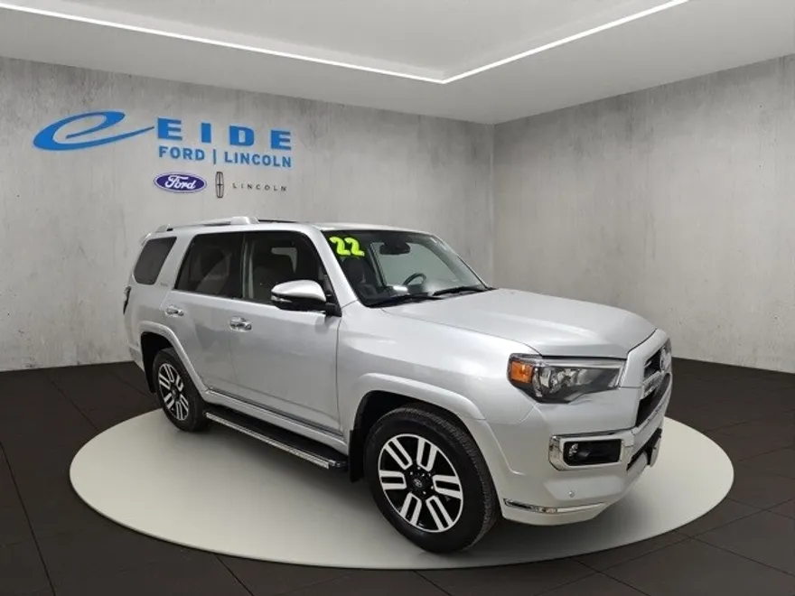 2022 Toyota 4Runner Limited photo 1
