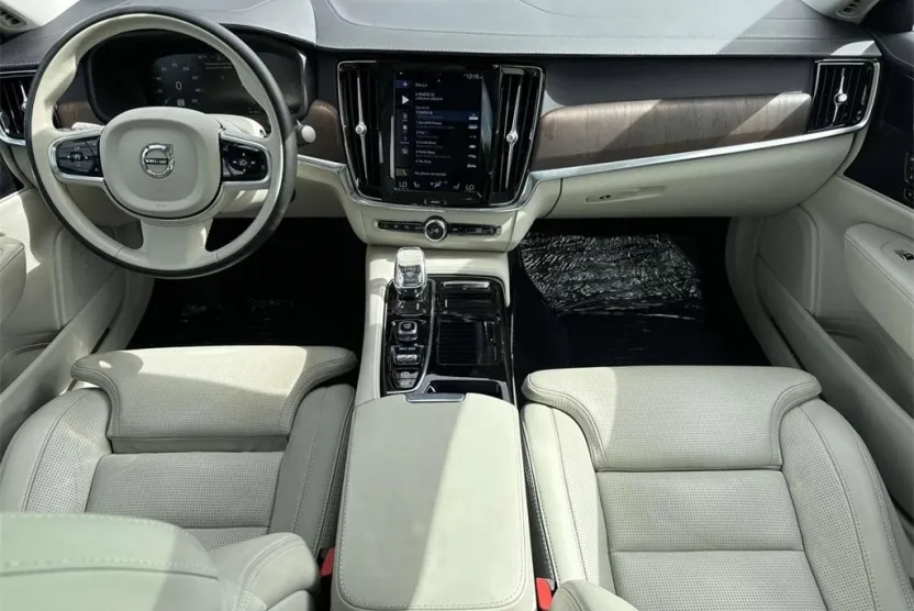 2021 Volvo S90 T8 Inscription photo 1