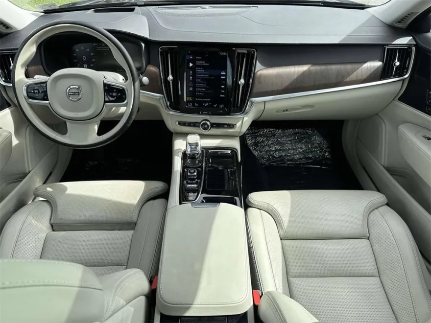 2021 Volvo S90 T8 Inscription photo 1