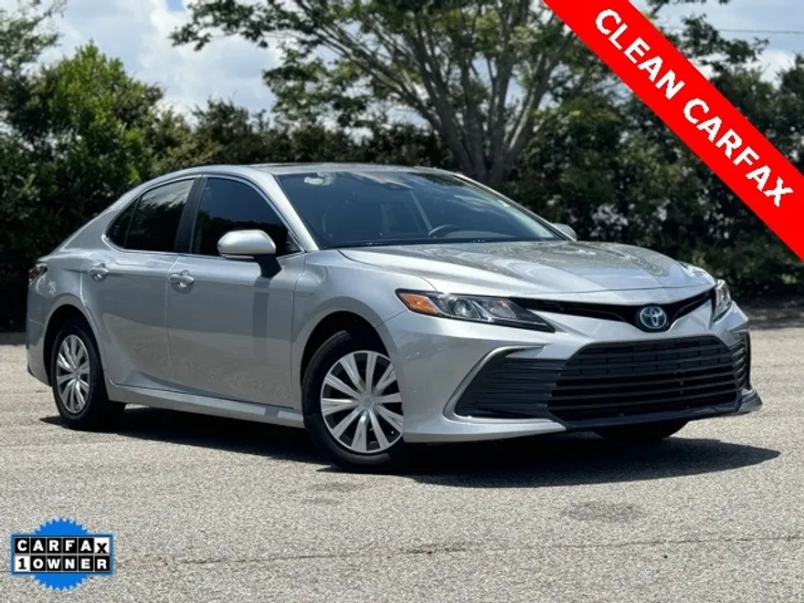 2023 Toyota Camry Hybrid LE photo 1