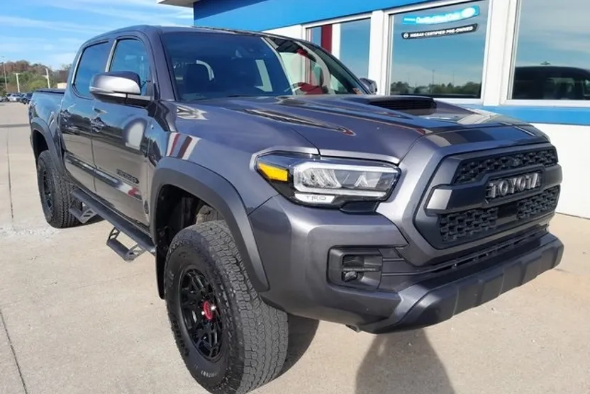 2023 Toyota Tacoma SR5 photo 1