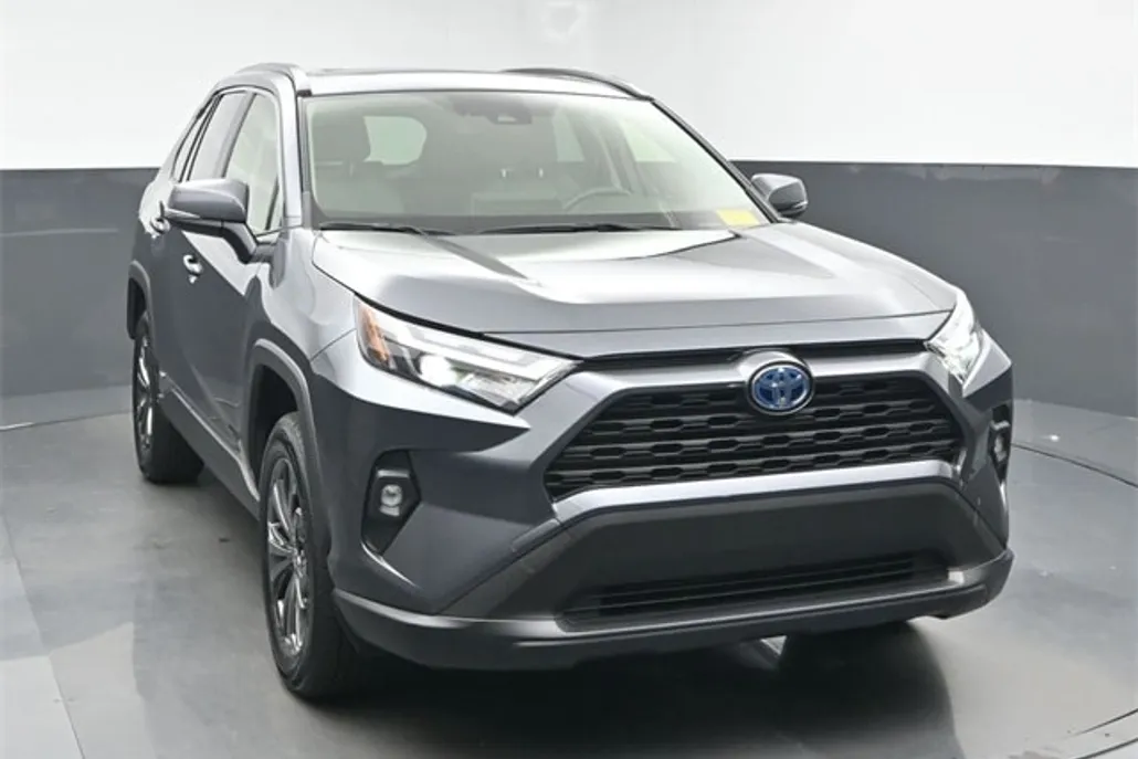 2023 Toyota RAV4 Hybrid XLE Premium photo 1