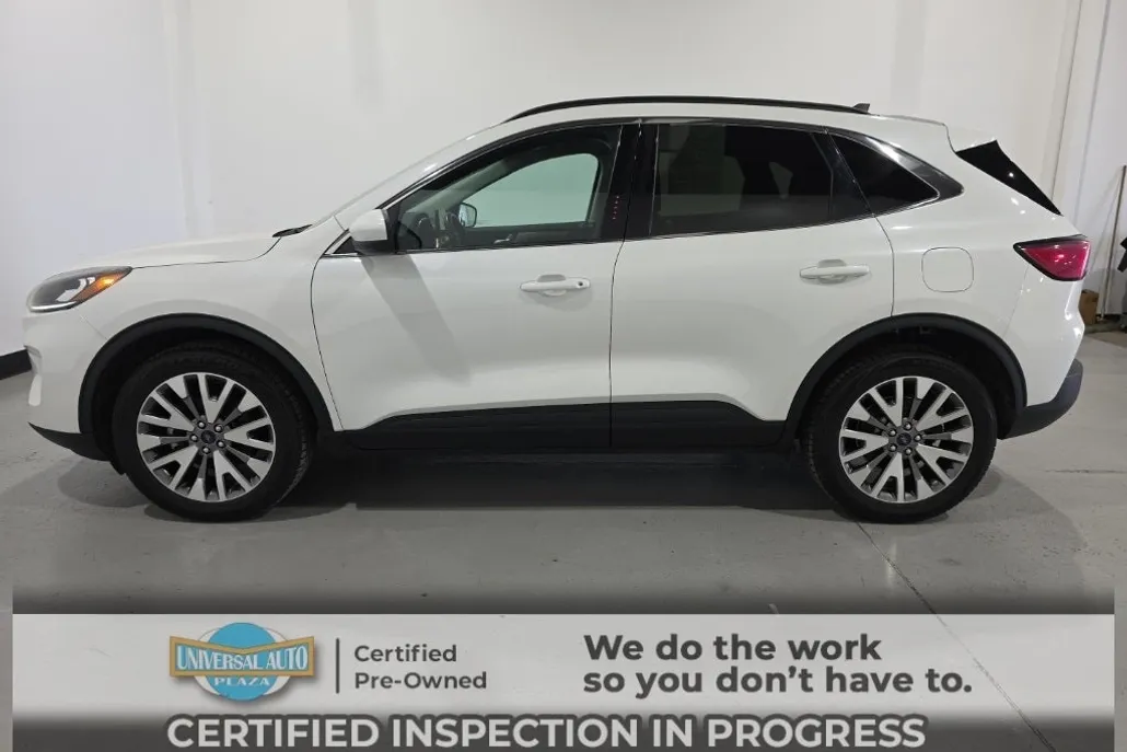 2022 Ford Escape Titanium photo 1