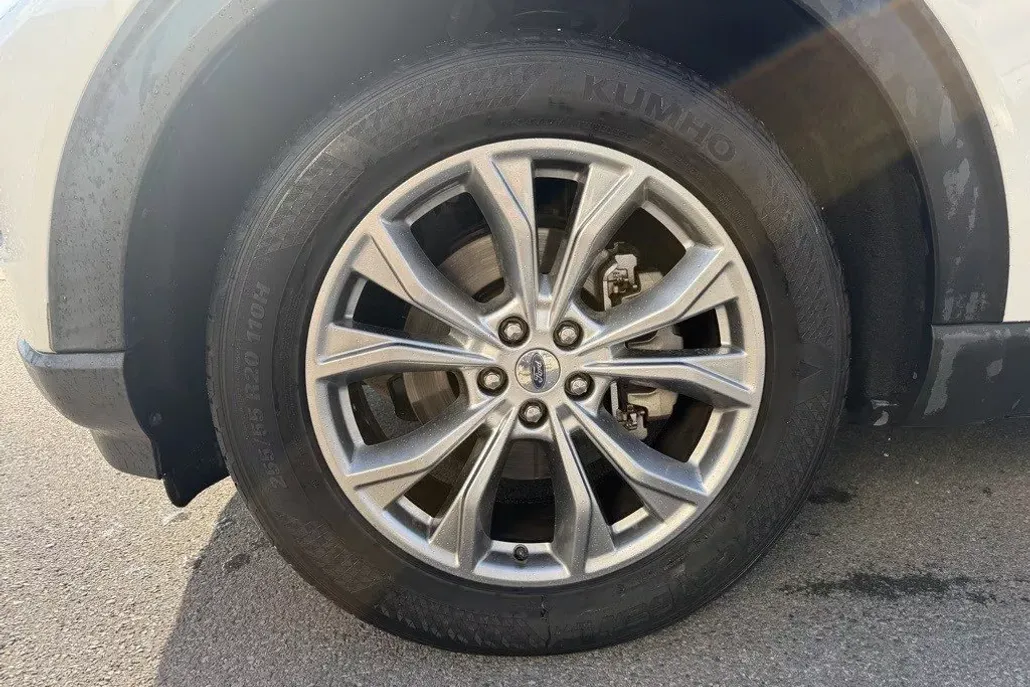 2020 Ford Explorer Limited photo 1