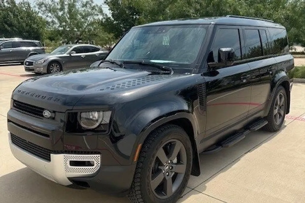 2025 Land Rover Defender 130 S photo 1